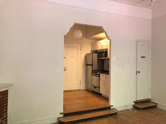 5th image of 6 Montague Ter APT 4B
