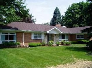 142 E Hillside Rd, Barrington, IL 60010