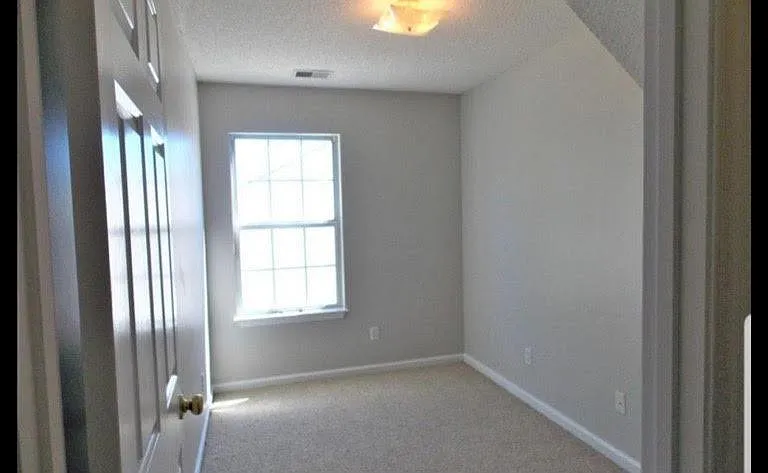 105 Merowey Ct — Photo 12