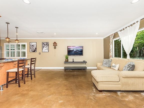 5th image of 750 Oakdale Ave