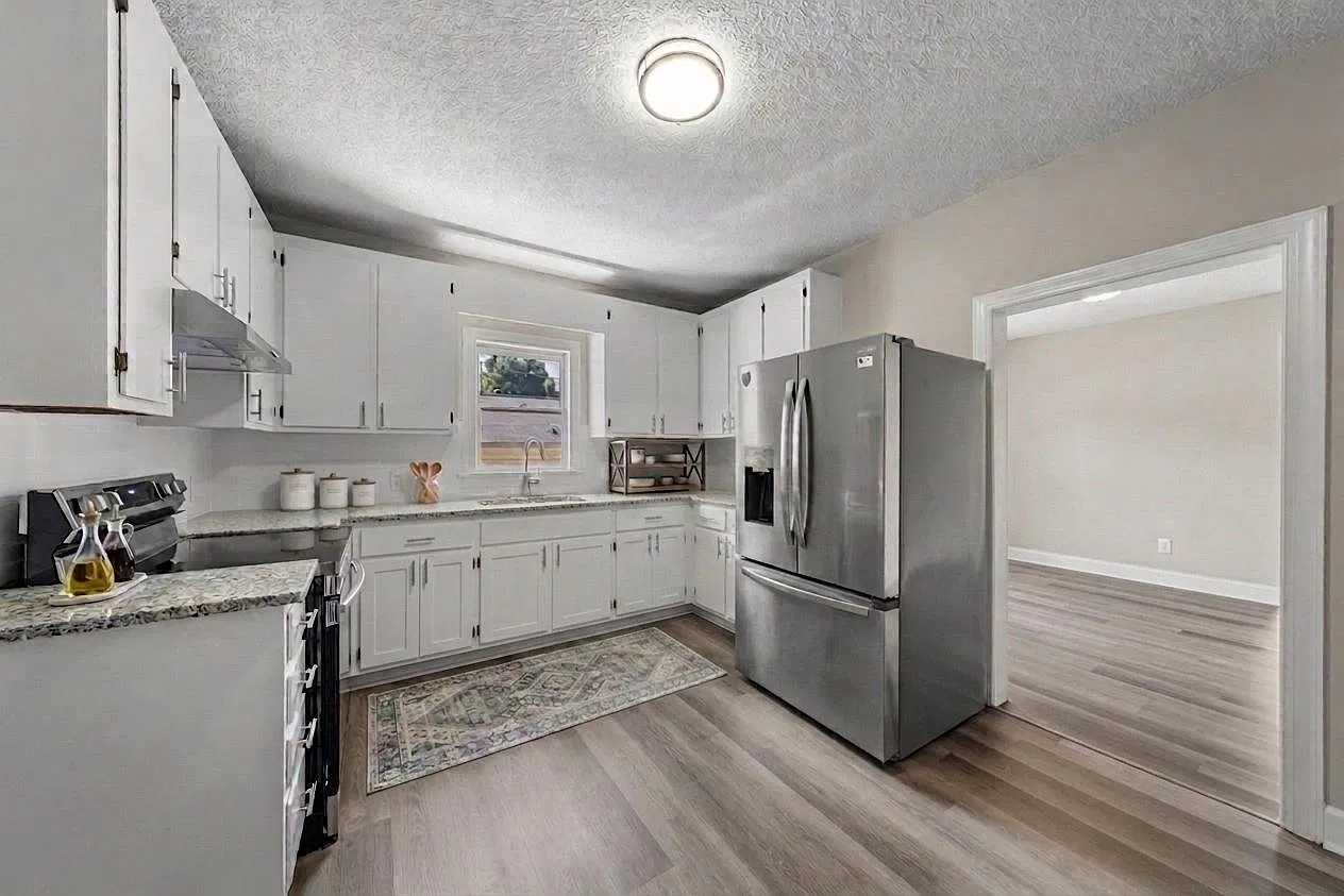 3 bed, 1245 sqft, $2,395 — Photo 4