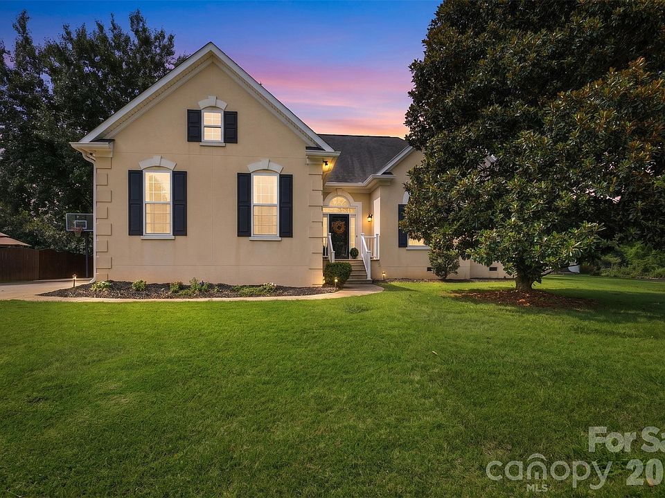1st image of 4025 Bamborough Dr