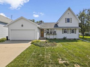 106 W 2nd St, Waunakee, WI 53597