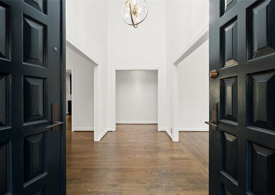 1st image of 4094 Columns Dr SE