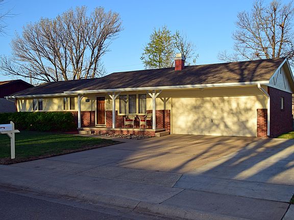 4th image of 2409 Colorado St
