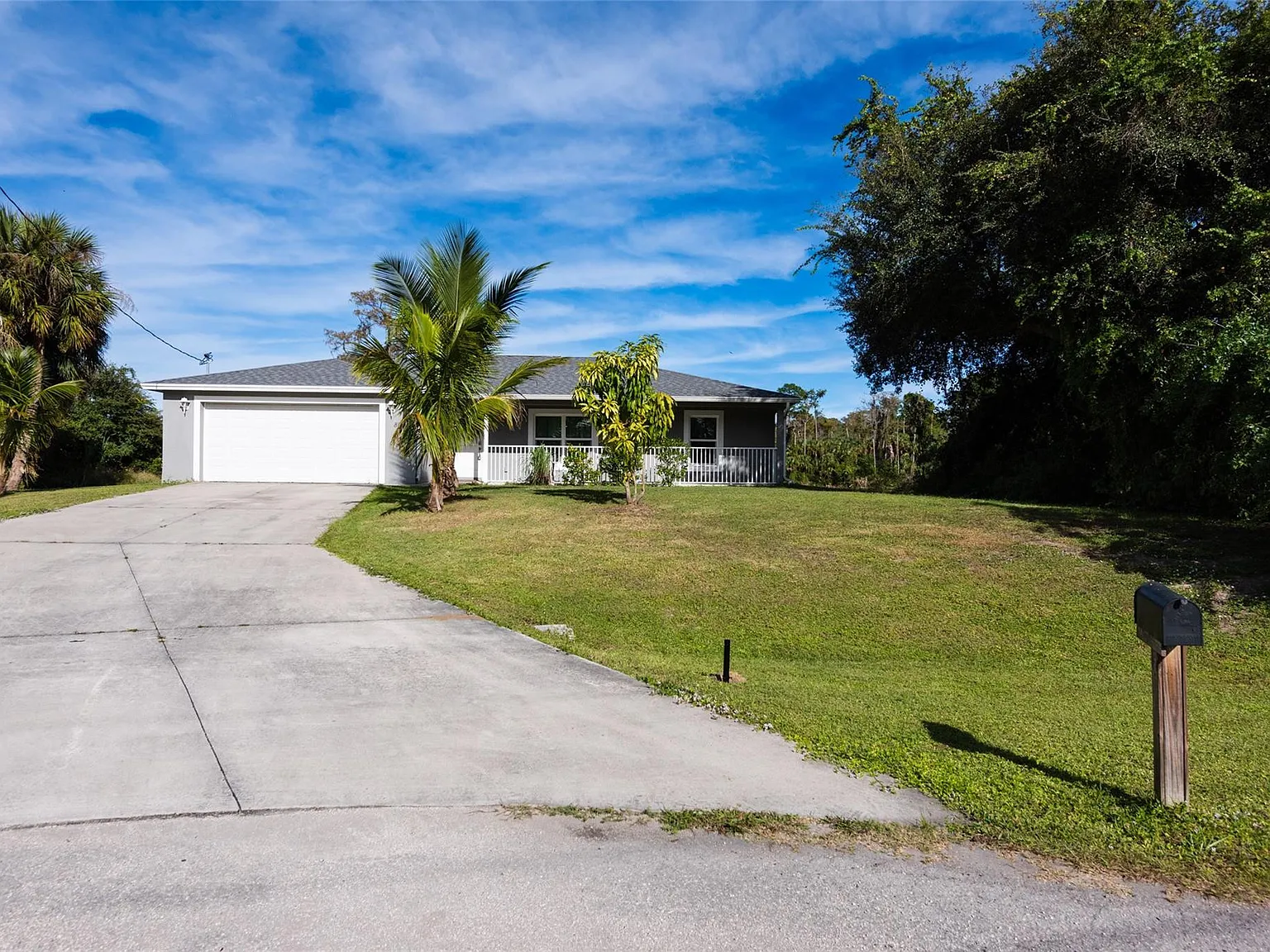 3 bed, 2.0 bath, 1494 sqft, $2,300 — Photo 3