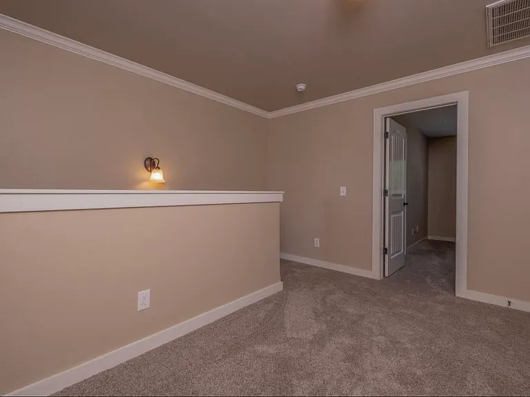 102 Venezia Ln — Photo 14