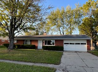 1017 Hollendale Dr, Kettering, OH 45429