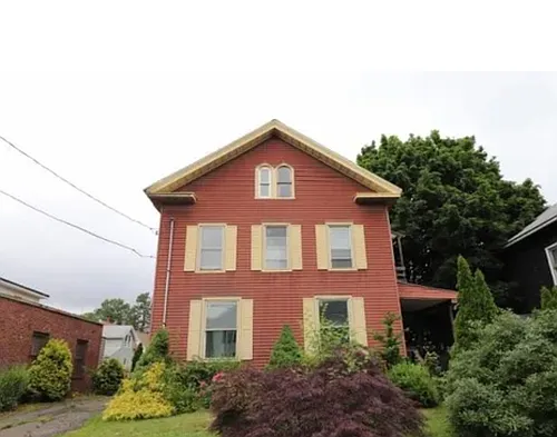 281 Hanover St Photo 1