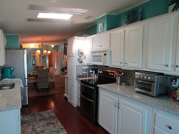 3rd image of 1701 W Commerce Ave #261