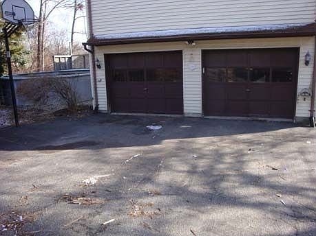 2nd image of 31 Longview Ter