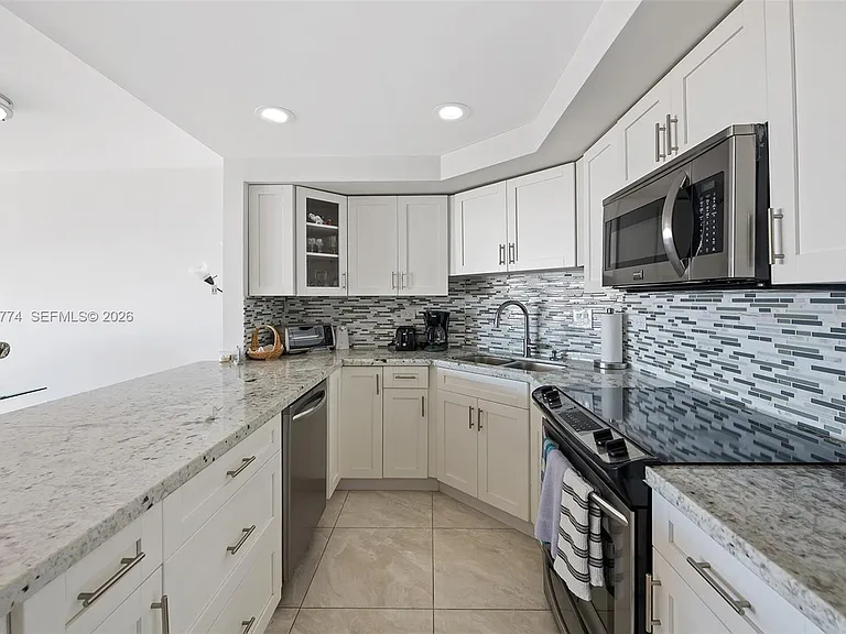 3111 N Ocean Dr #1110 — Photo 9