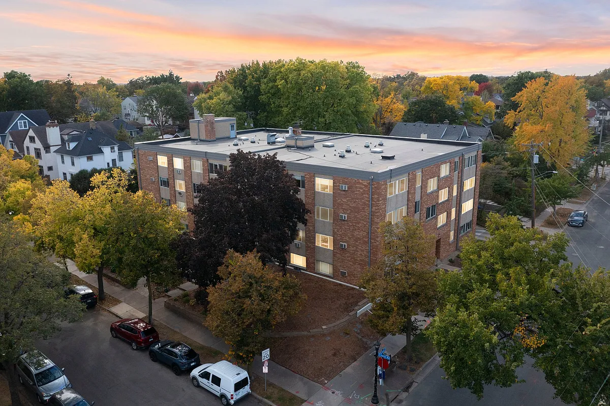 Building Photo - 4400 Upton Ave S #406