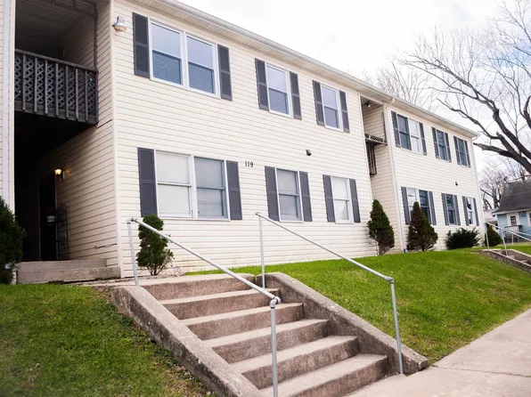 119 Park St, Charles Town, WV 25414