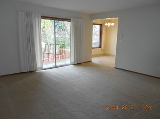 11359 NE Halsey St APT 16, Portland, OR 97220