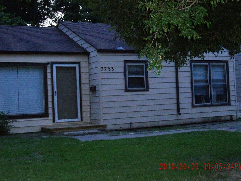 Rental Piocture Greenwood front