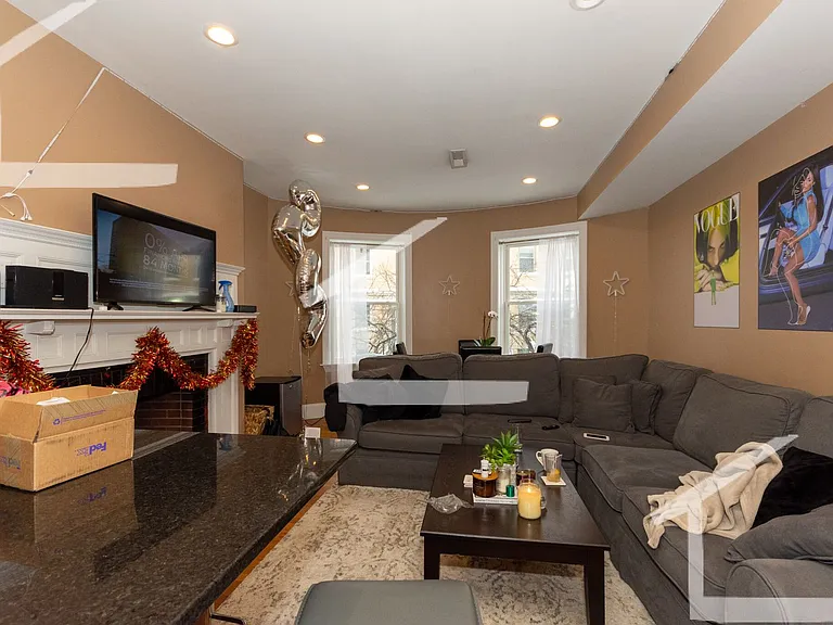 15 Saint Lukes Rd #1 — Photo 2