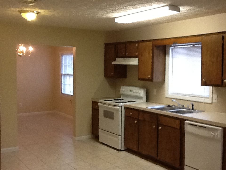 2nd image of 5825 Bishop Dr