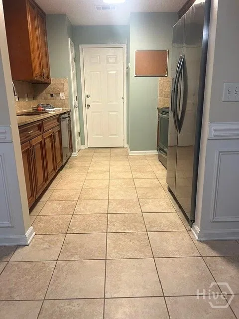 3 bed, 2.0 bath, 1317 sqft, $2,000 — Photo 4