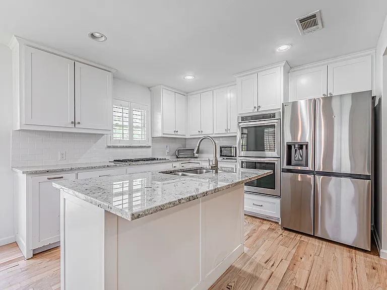 6935 Kingshollow Dr — Photo 6