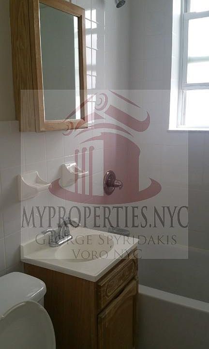 1st image of 1444 31st Ave #1R