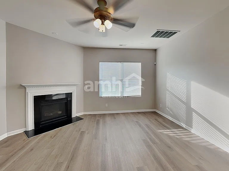 1004 Garden Web Rd — Photo 7