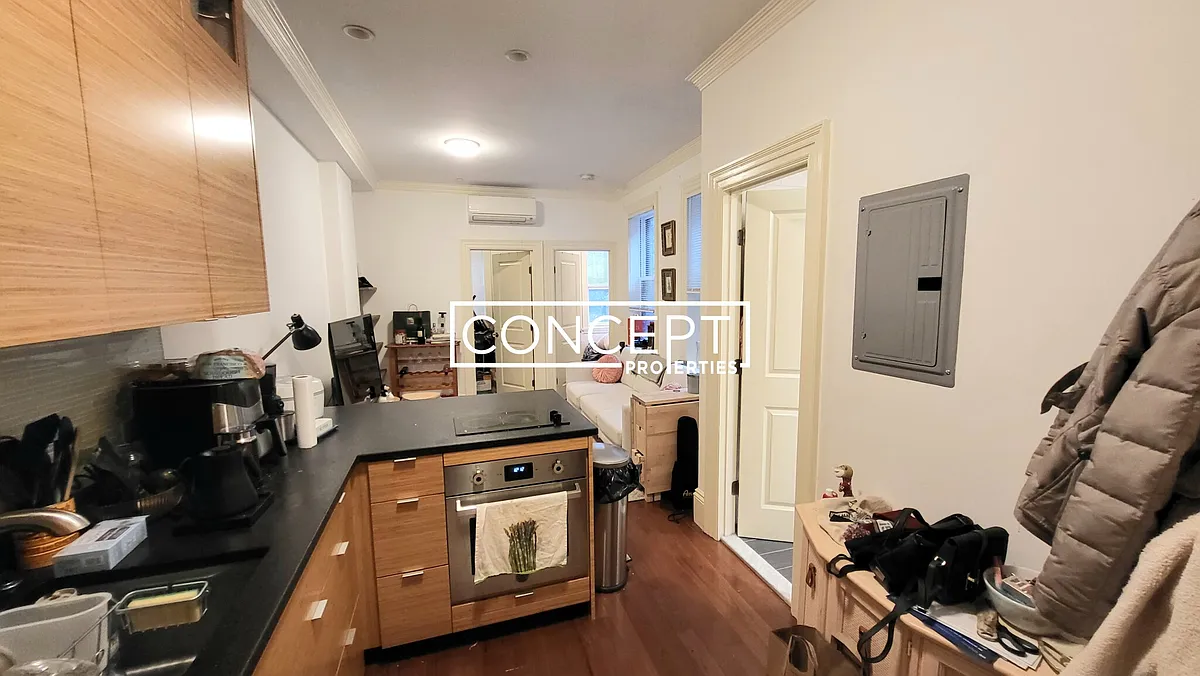 Building Photo - 98 Myrtle St #6CP