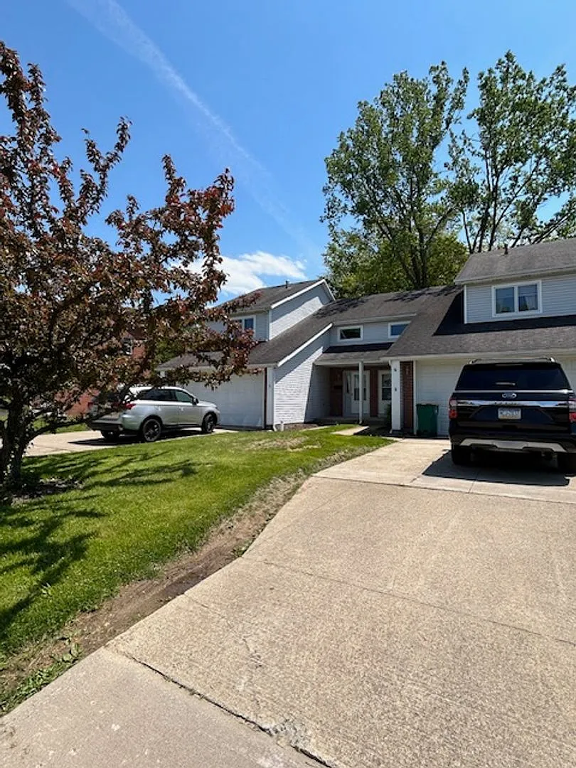 East Grandview 3 bedroom 2.5 Bath townhomes — Photo 1