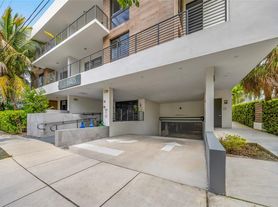 3265 Bird Ave