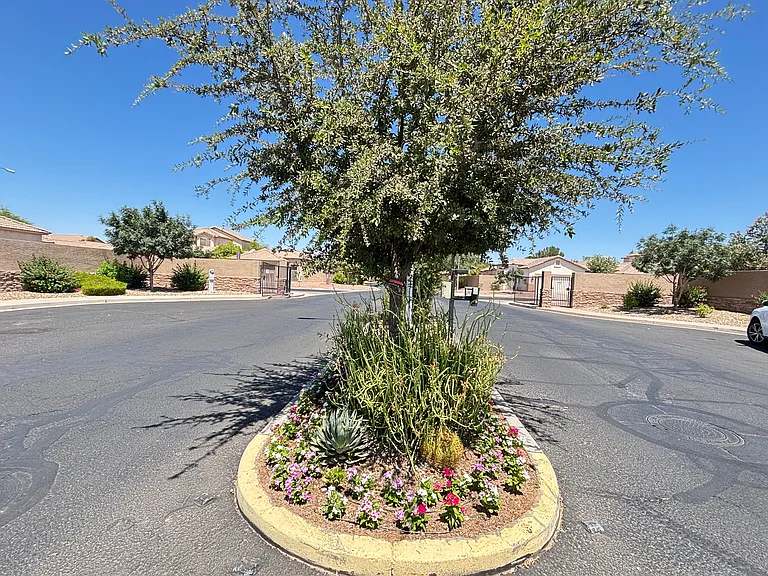 82 S Criss Pl — Photo 2