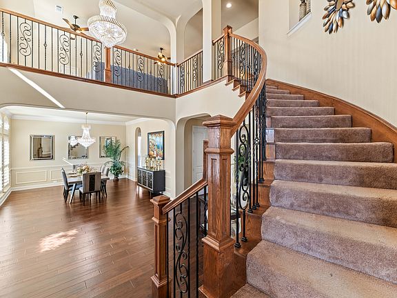 4th image of 1921 Sweetwater Ln