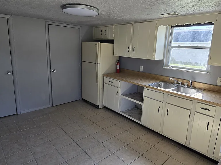 4999 Providence Dr #A — Photo 3