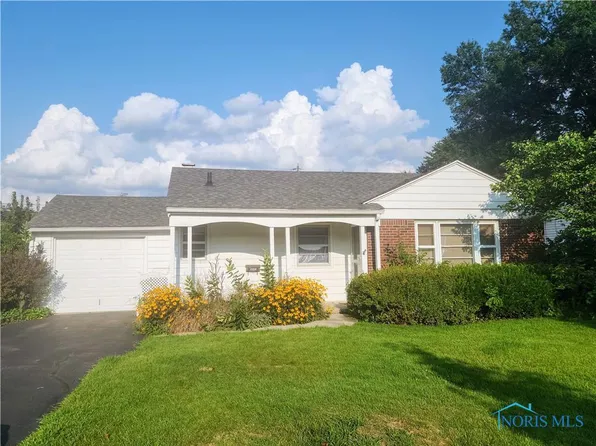 2104 Woonsocket Rd, Toledo, OH 43615