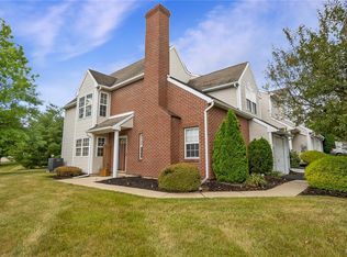 937 Barn View Ln, Breinigsville, PA 18031
