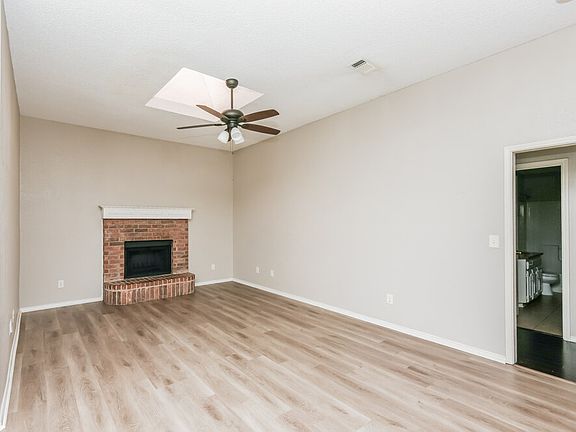 3rd image of 1426 Ardmore Dr