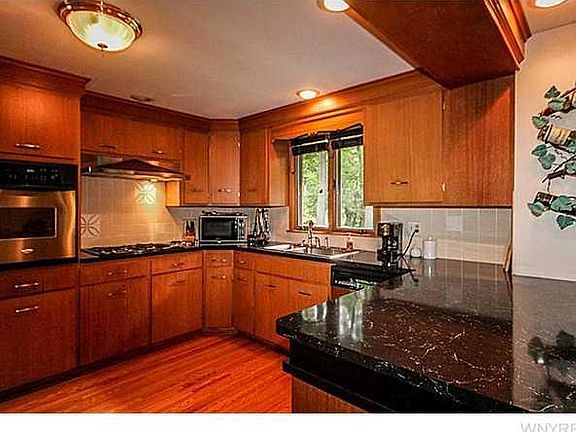 2nd image of 5111 Brookhaven Dr
