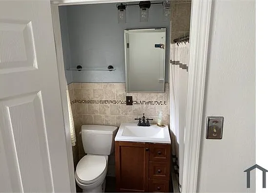 3 bed, 872 sqft, $1,500 — Photo 4