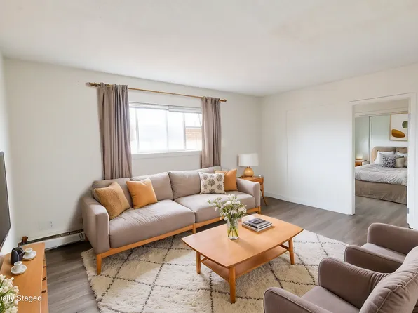 1826 17th St SW, Calgary, AB T2T 4M2