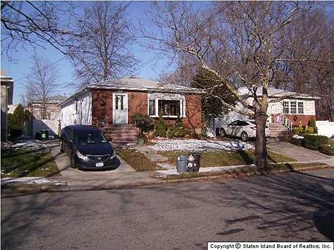 1st image of 121 Uncas Ave