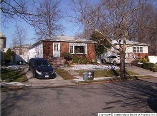 121 Uncas Ave, Staten Island, NY 10309
