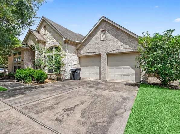 2701 Green Mountain Dr, Pearland, TX 77584