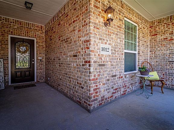 3rd image of 1012 Goldenrod Ln