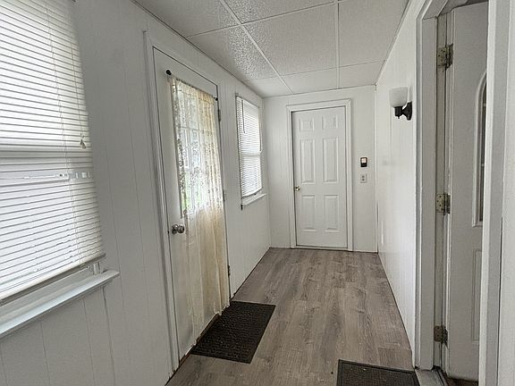 2nd image of 23 Farrell St