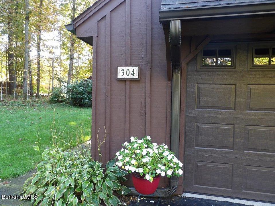 304 Dalton Division Rd, Pittsfield, MA 01201 Zillow