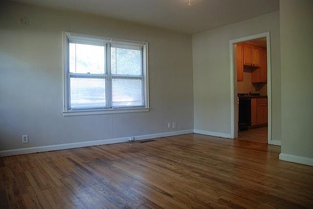 2nd image of 3417 Bennington Dr