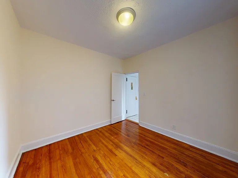 243 E 38th St #2B — Photo 5
