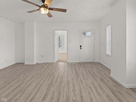 3rd image of 1311 E Kirby Ave