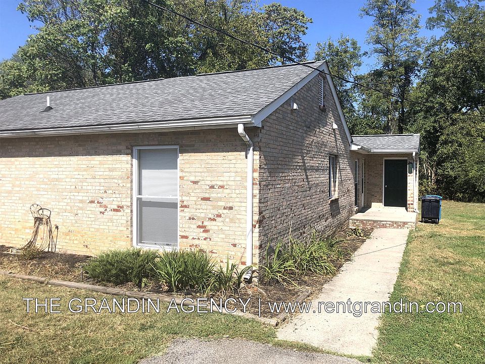 1st image of 928 Kyle Ave NE