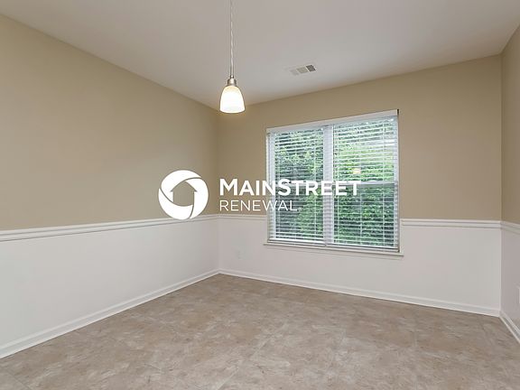 3rd image of 4465 Ferncrest Pl