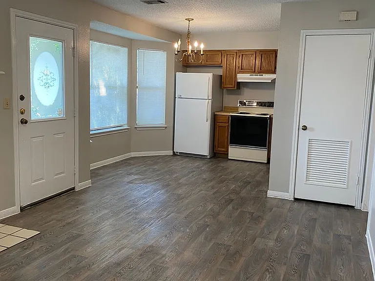 4110 Cape Cod — Photo 2